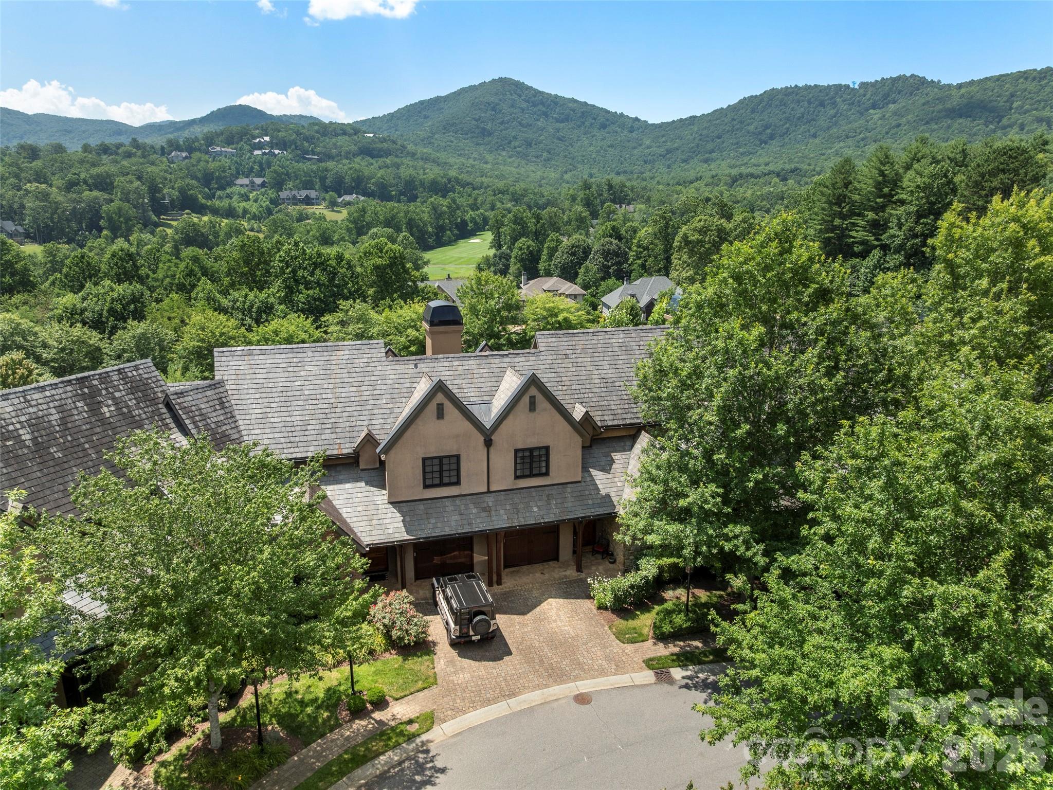 26 Village Oak Drive Arden NC 28704