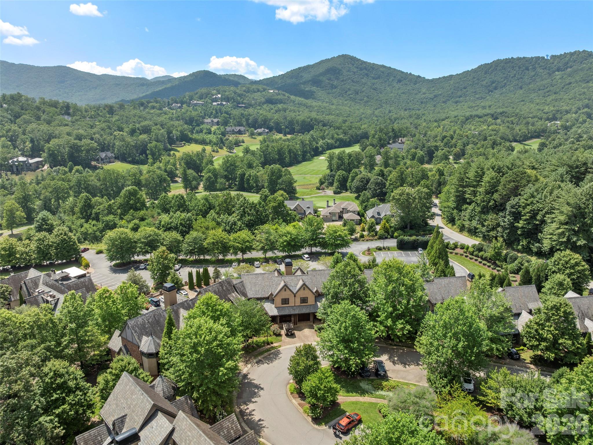 26 Village Oak Drive Arden NC 28704