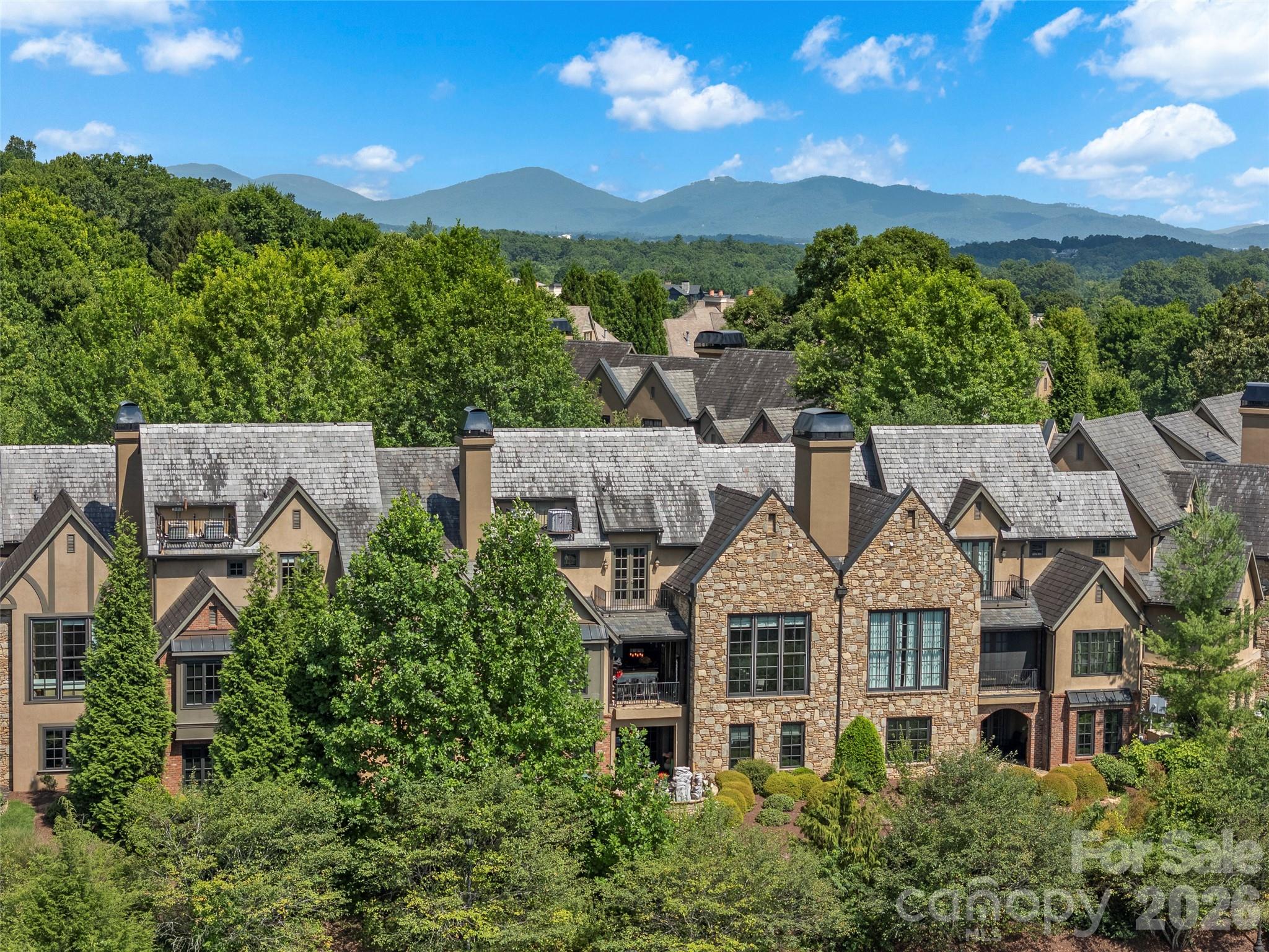 26 Village Oak Drive Arden NC 28704