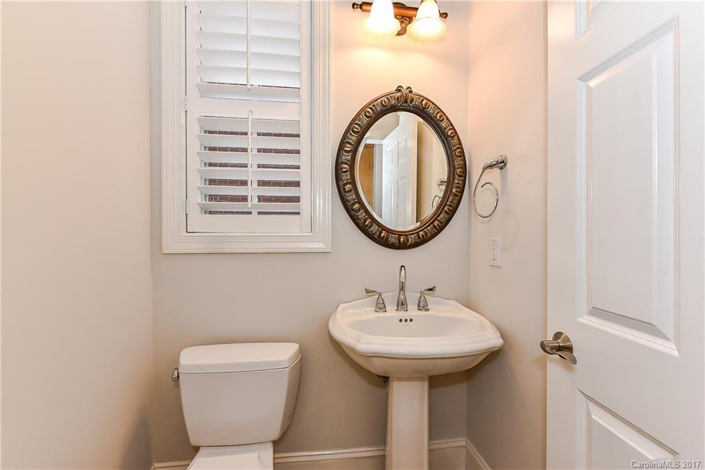 6231 Wakehurst Road Charlotte NC 28226