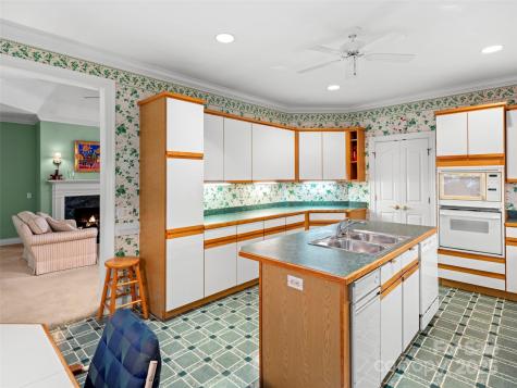 40 Tiverton Lane Asheville NC 28803