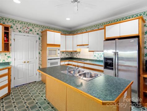 40 Tiverton Lane Asheville NC 28803