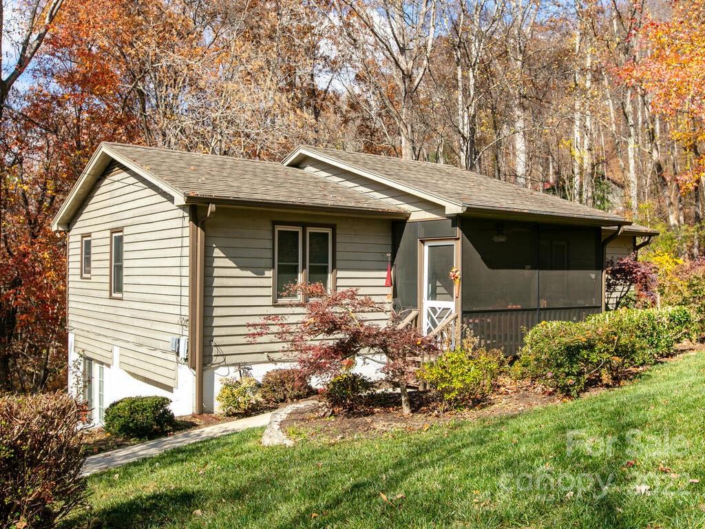 20 Jazaka Ridge Lane Swannanoa NC 28778