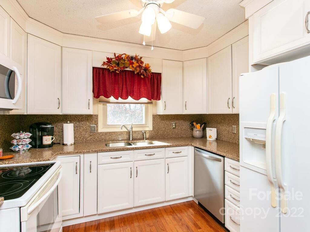 20 Jazaka Ridge Lane Swannanoa NC 28778