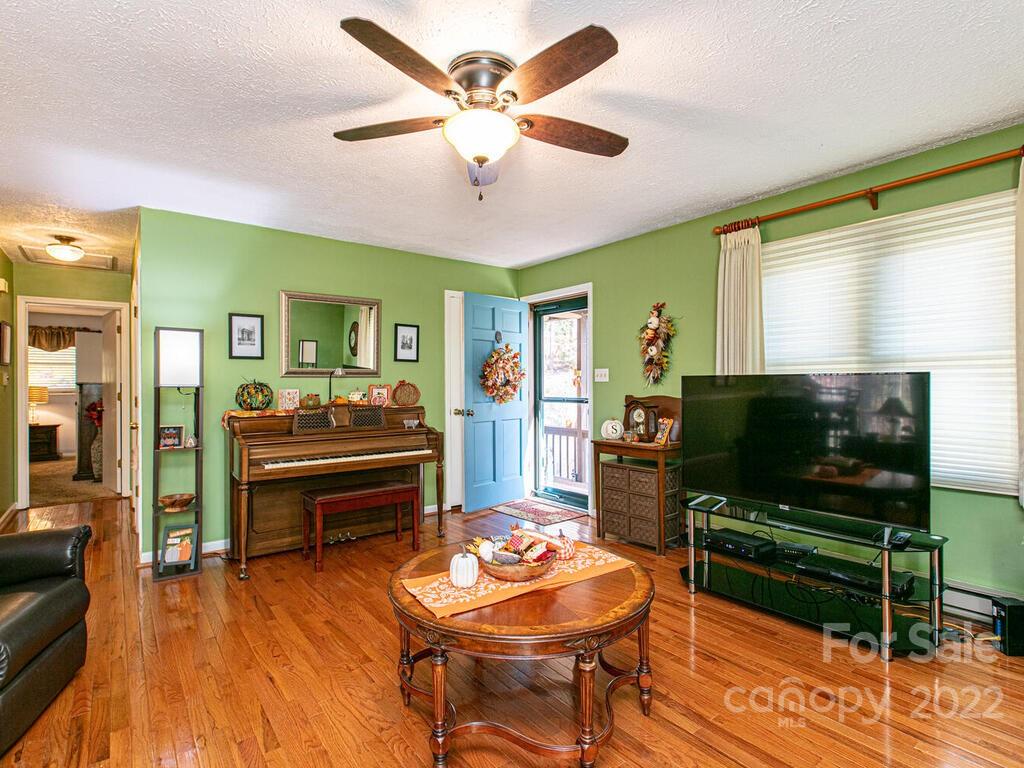 20 Jazaka Ridge Lane Swannanoa NC 28778