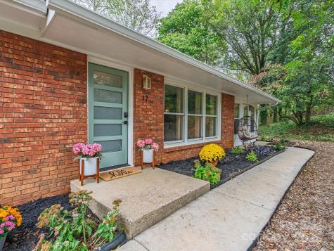 17 Hummingbird Lane Asheville NC 28806