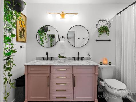 17 Hummingbird Lane Asheville NC 28806