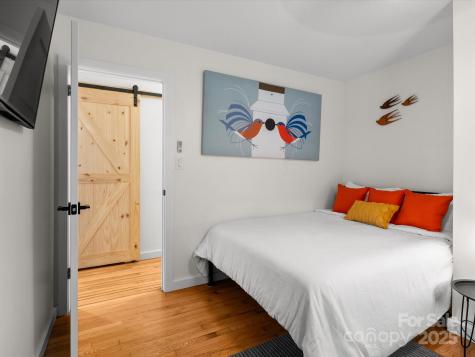 17 Hummingbird Lane Asheville NC 28806