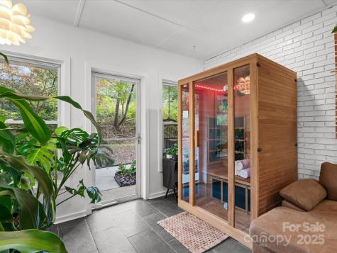 17 Hummingbird Lane Asheville NC 28806