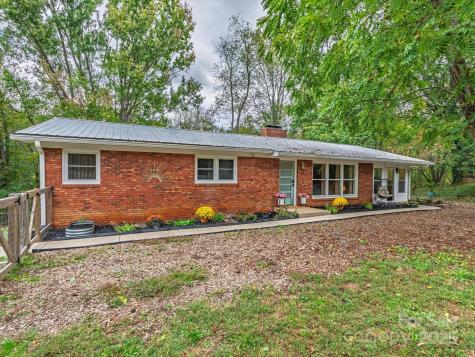 17 Hummingbird Lane Asheville NC 28806