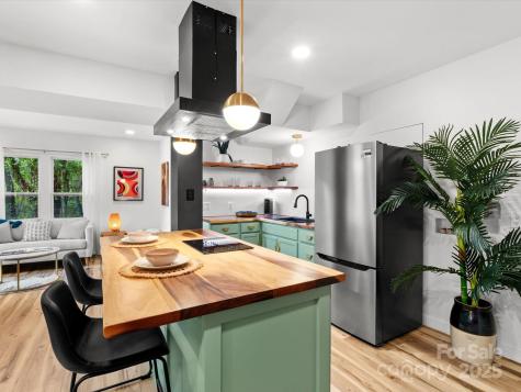 17 Hummingbird Lane Asheville NC 28806