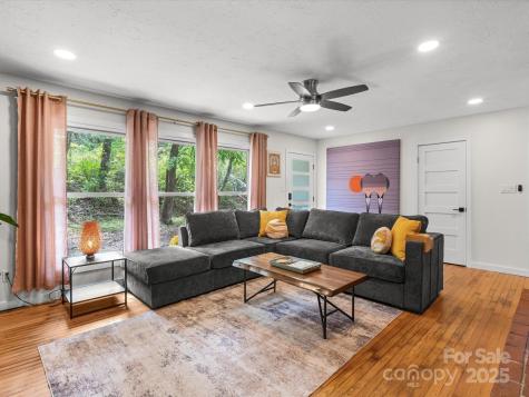 17 Hummingbird Lane Asheville NC 28806