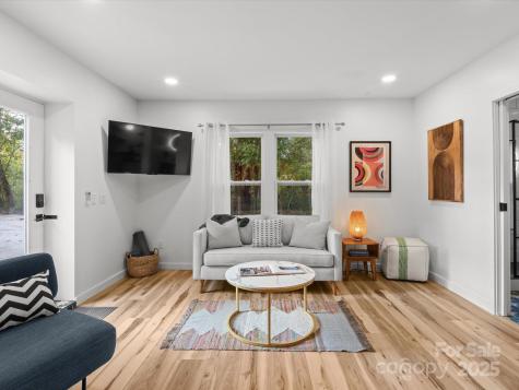 17 Hummingbird Lane Asheville NC 28806