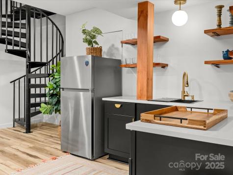 17 Hummingbird Lane Asheville NC 28806