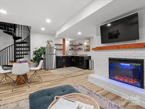 17 Hummingbird Lane Asheville NC 28806