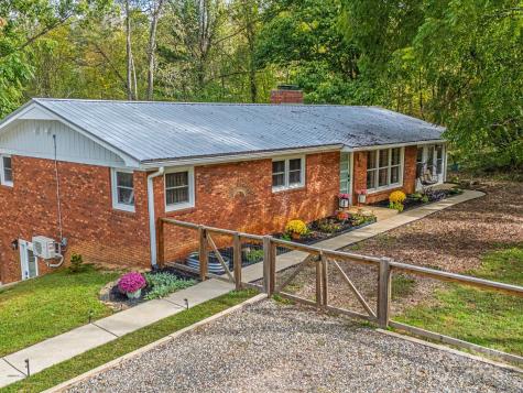 17 Hummingbird Lane Asheville NC 28806