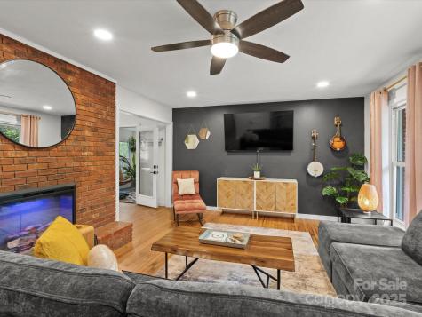 17 Hummingbird Lane Asheville NC 28806