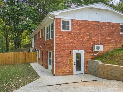 17 Hummingbird Lane Asheville NC 28806