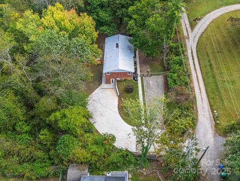 17 Hummingbird Lane Asheville NC 28806