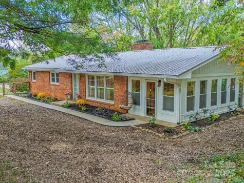 17 Hummingbird Lane Asheville NC 28806