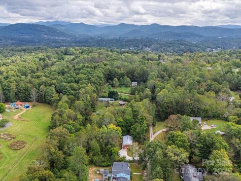 17 Hummingbird Lane Asheville NC 28806