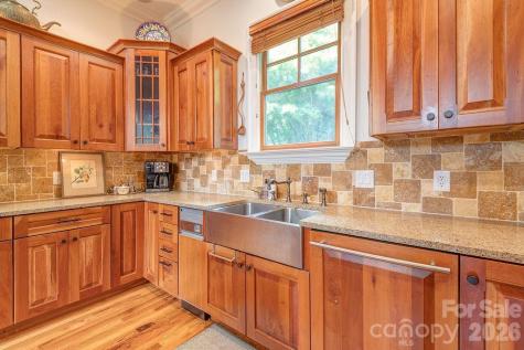 3 Gale Kelly Court Weaverville NC 28787