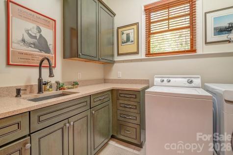 3 Gale Kelly Court Weaverville NC 28787