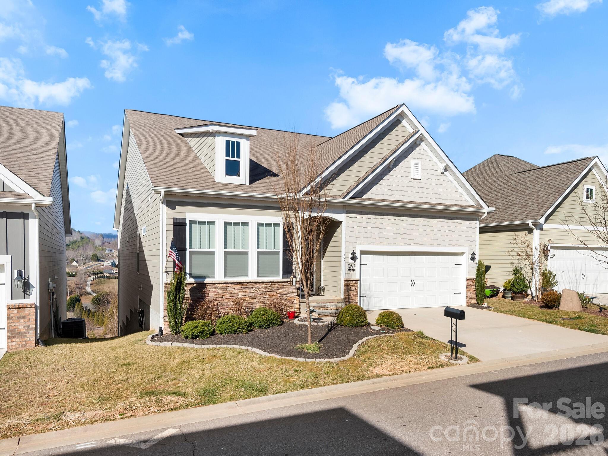 16 Southern Way Lane Leicester NC 28748