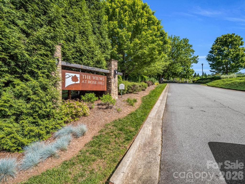 16 Southern Way Lane Leicester NC 28748