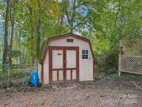 2 Cambridge Drive Candler NC 28715