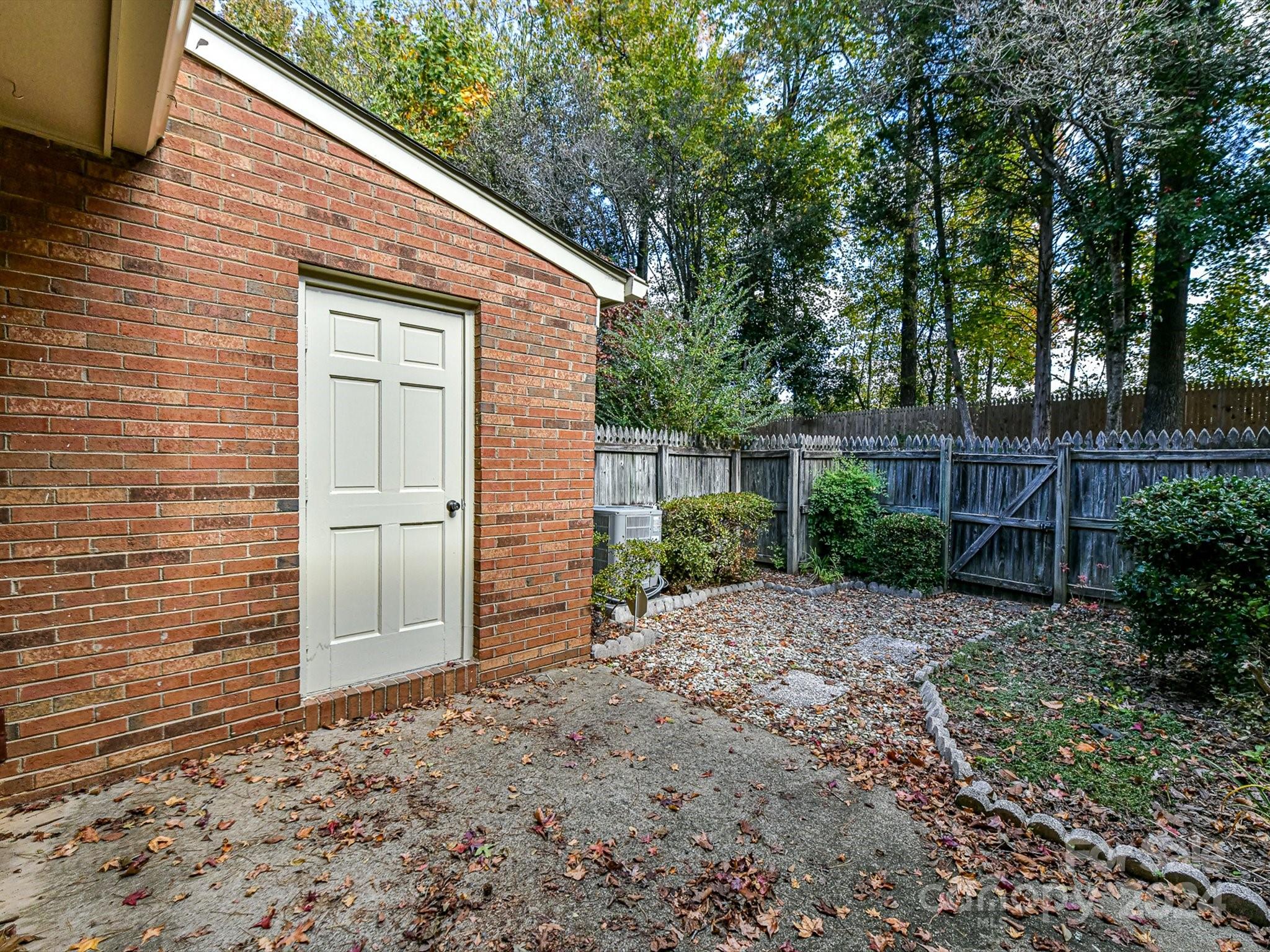 9128 Nolley Court Charlotte NC 28270