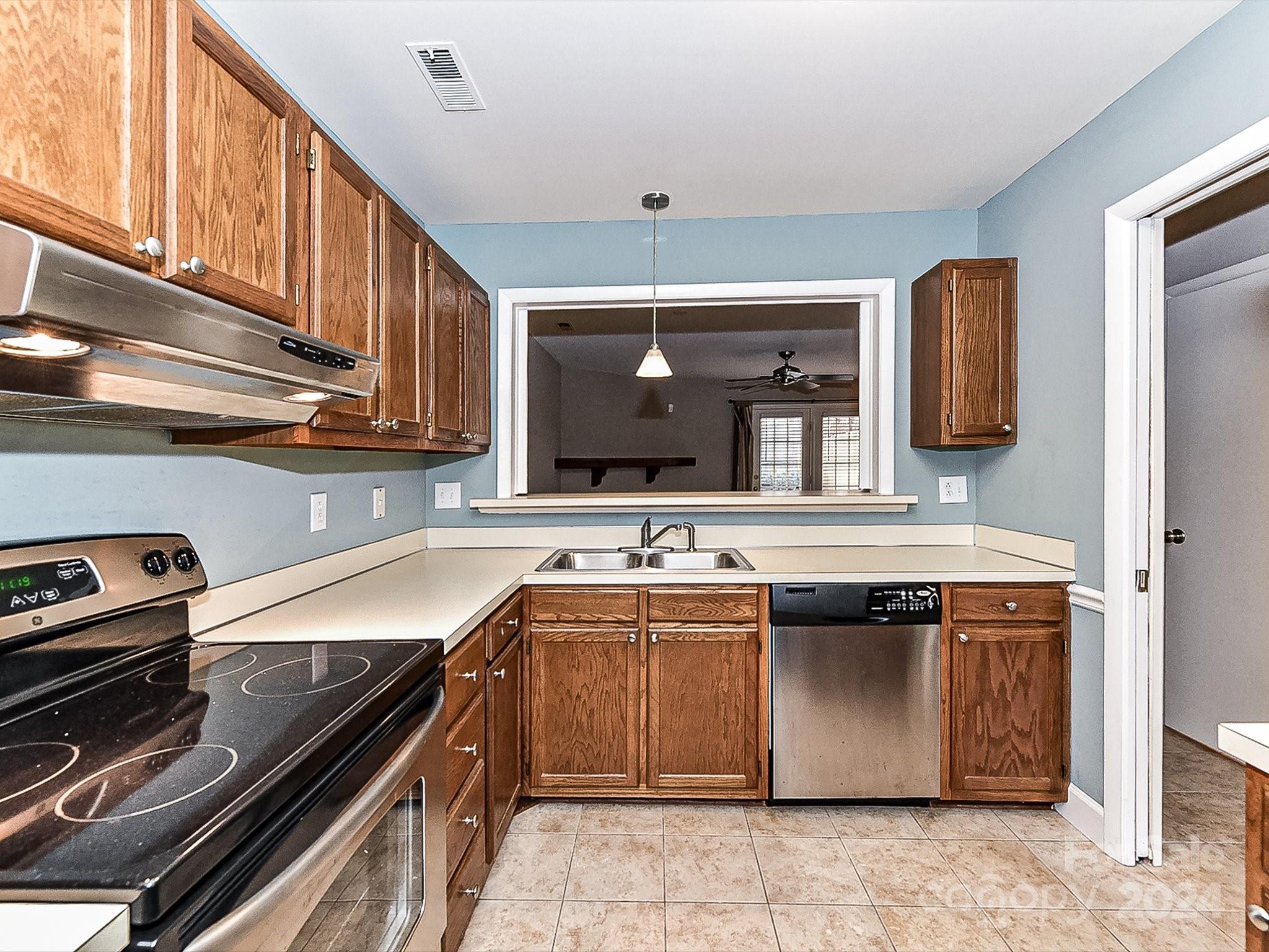 9128 Nolley Court Charlotte NC 28270