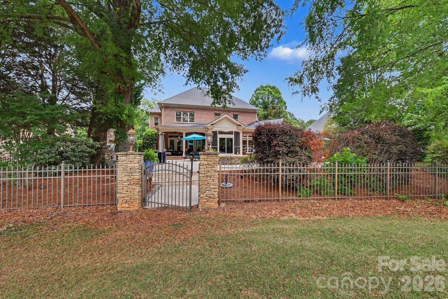 10615 Lederer Avenue Charlotte NC 28277