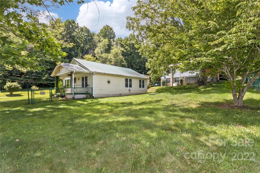 120 Beaverdam Loop Road Candler NC 28715