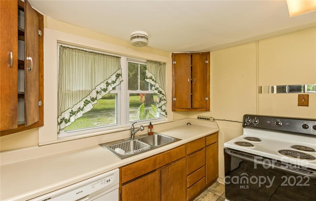 120 Beaverdam Loop Road Candler NC 28715