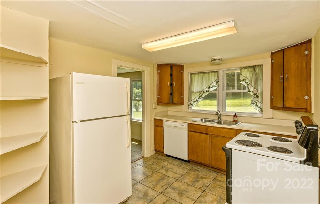 120 Beaverdam Loop Road Candler NC 28715