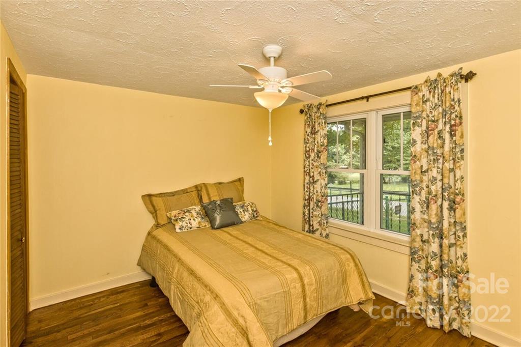 120 Beaverdam Loop Road Candler NC 28715