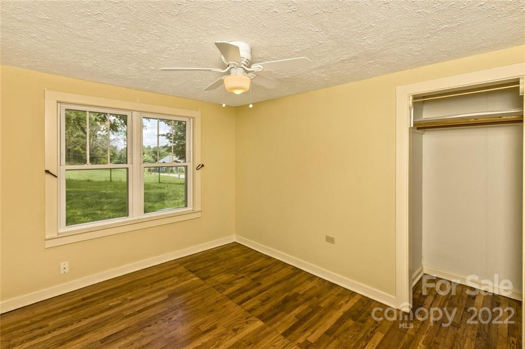120 Beaverdam Loop Road Candler NC 28715