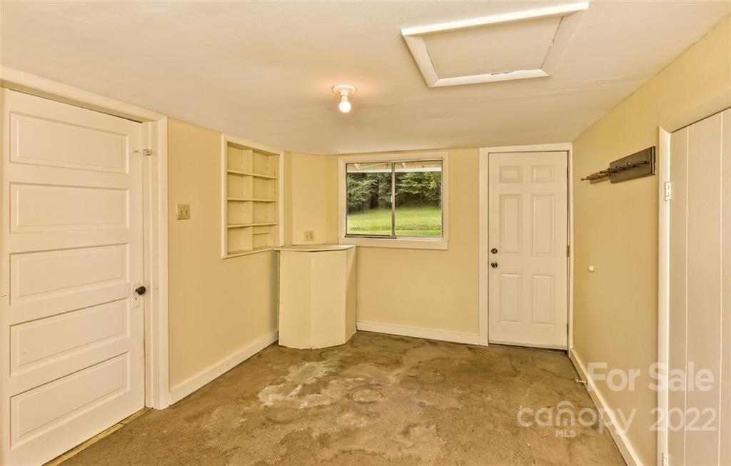 120 Beaverdam Loop Road Candler NC 28715