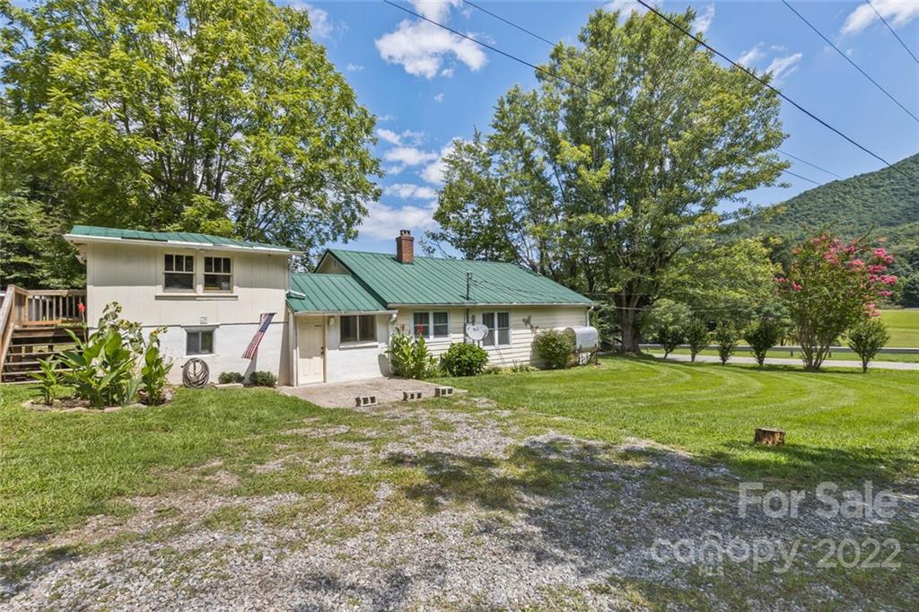 120 Beaverdam Loop Road Candler NC 28715