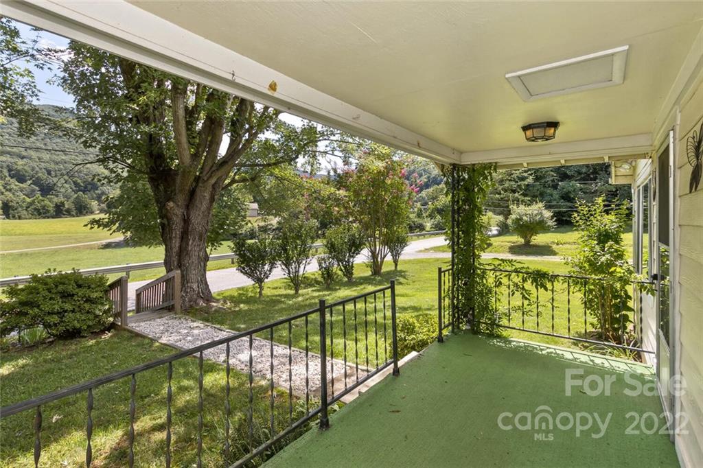 120 Beaverdam Loop Road Candler NC 28715