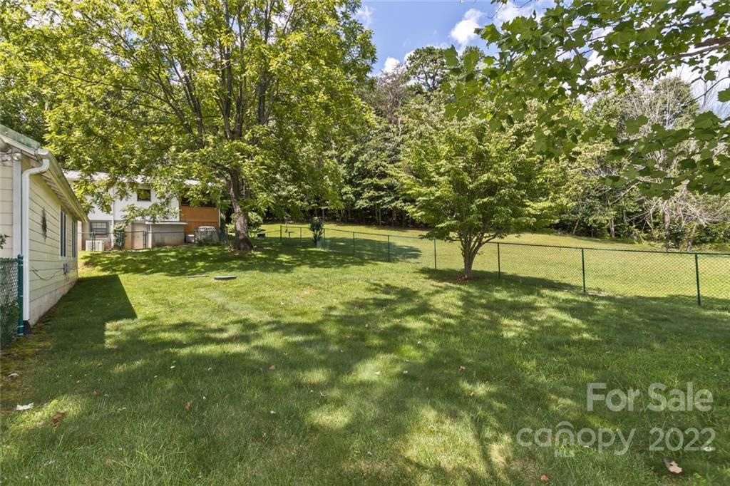 120 Beaverdam Loop Road Candler NC 28715