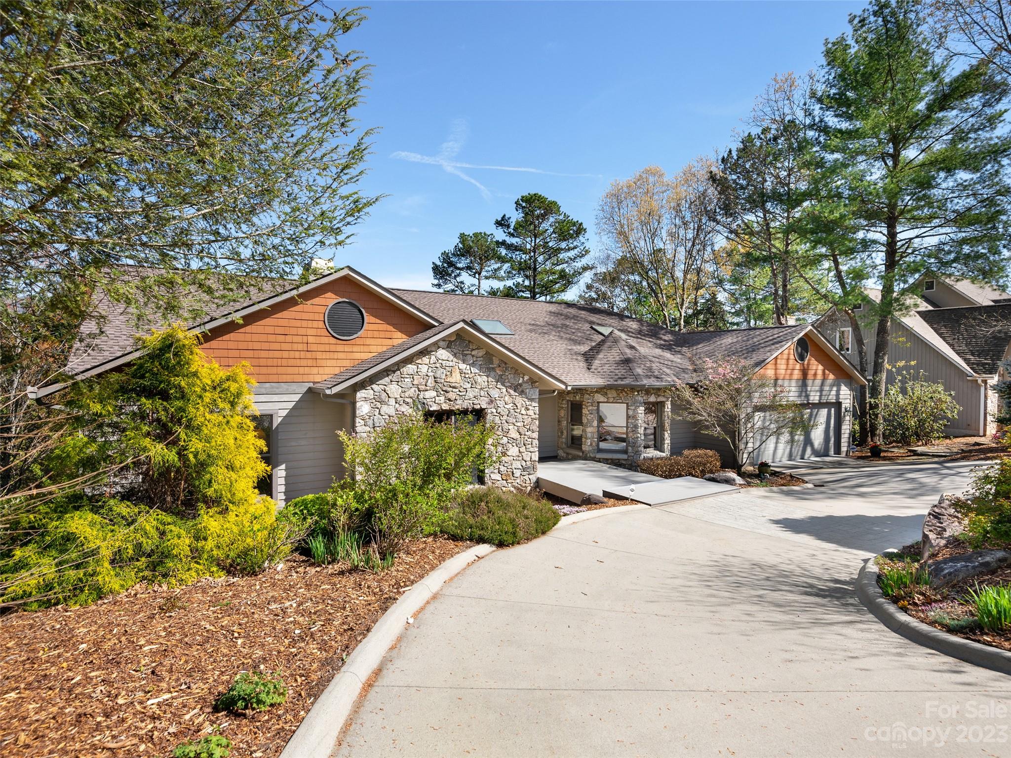 90 Hillcrest Drive Weaverville NC 28787