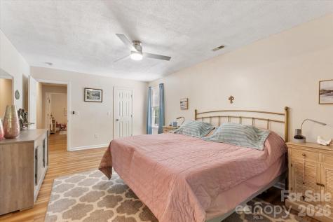 12 Hutchinson Woods Fletcher NC 28732