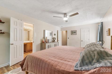 12 Hutchinson Woods Fletcher NC 28732