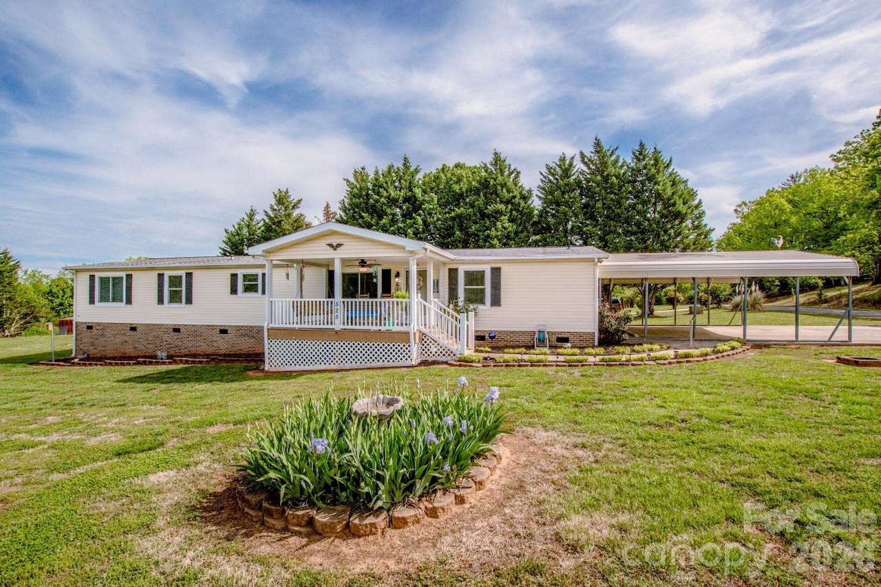 525 Mountain Meadows Drive Bessemer City NC 28016