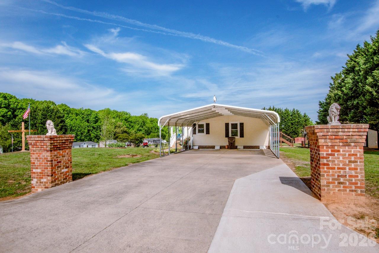 525 Mountain Meadows Drive Bessemer City NC 28016