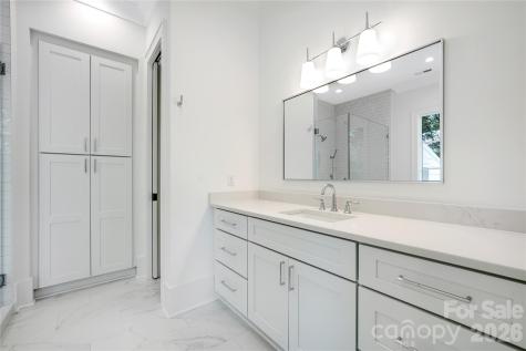 5038 Gilchrist Road Charlotte NC 28211