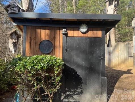 1372 Lickskillet Road Burnsville NC 28714