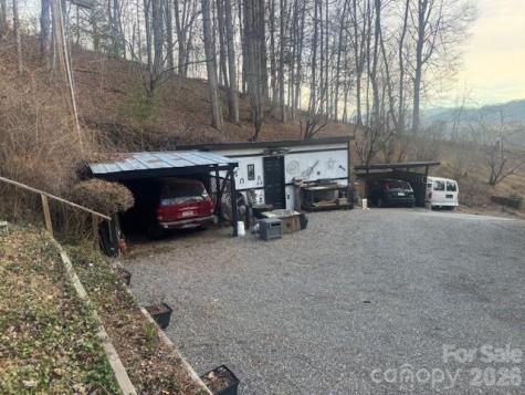 1372 Lickskillet Road Burnsville NC 28714